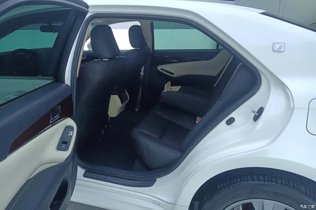 Toyota Crown, 2019 11