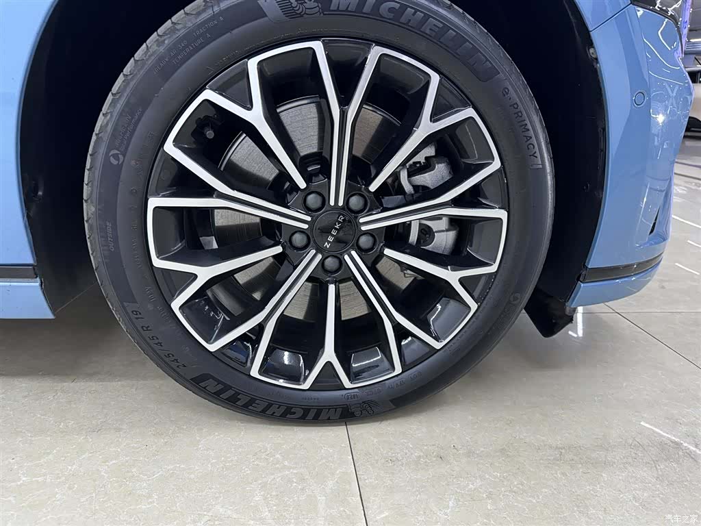 Zeekr 007, 2025 7