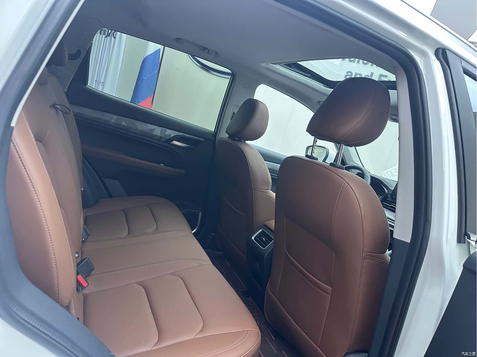 Geely X6, 2023 21