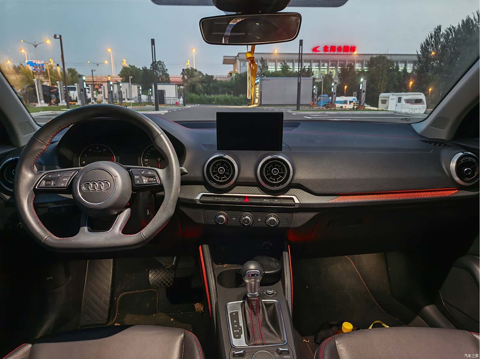 Audi Q2L, 2022 все фото