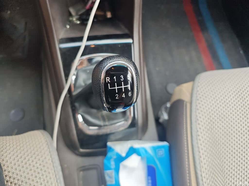 Wuling 310W, 2019 11