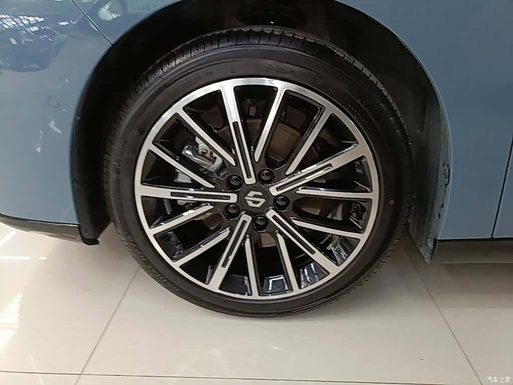 Leapmotor B01, 2025 23