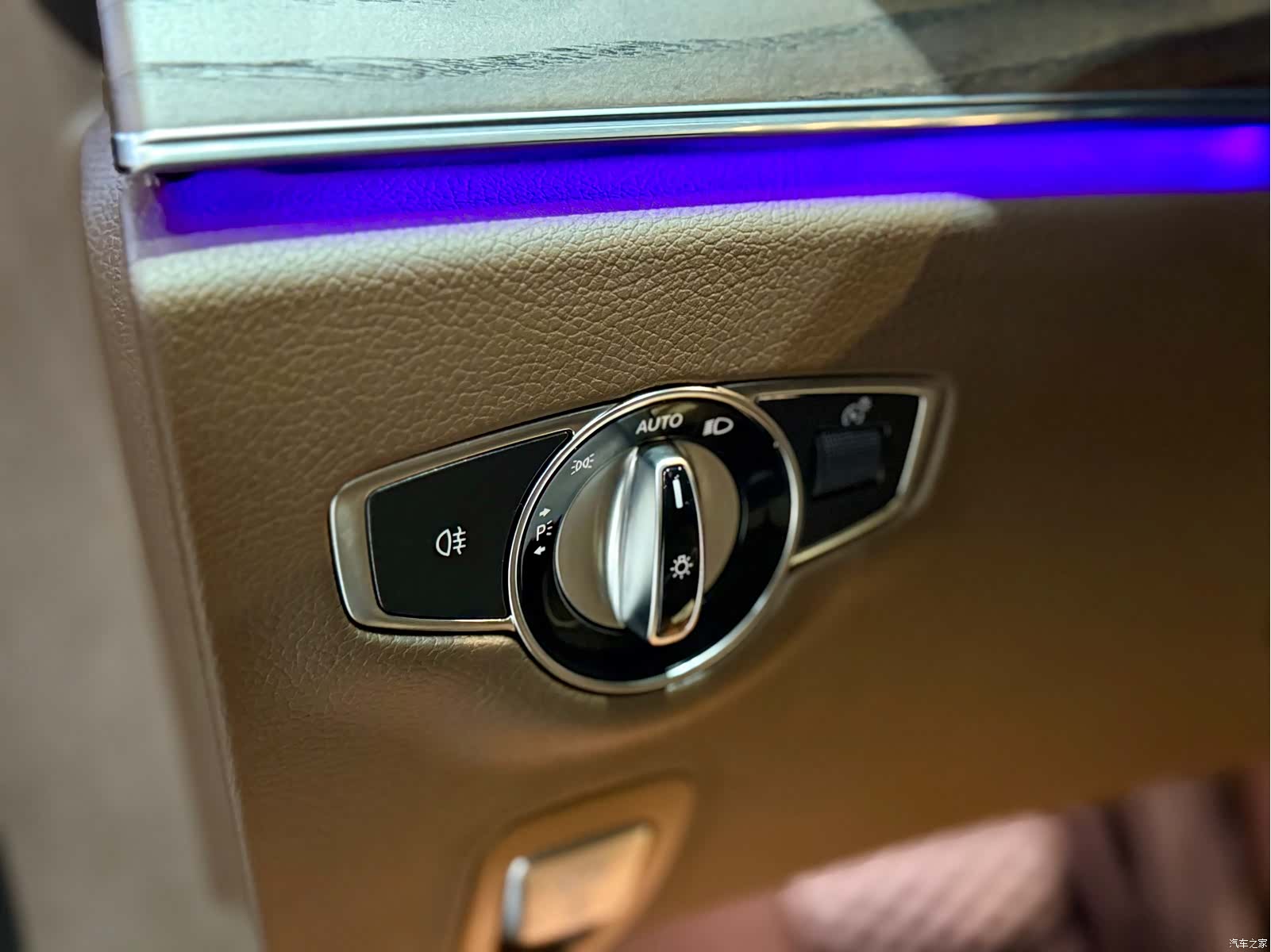 Mercedes-Benz E-Class, 2022 4