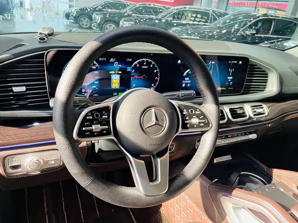Mercedes-Benz GLS Mercedes-Benz GLS