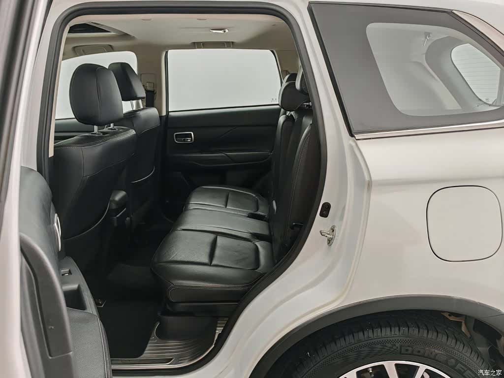Mitsubishi Outlander, 2018 15