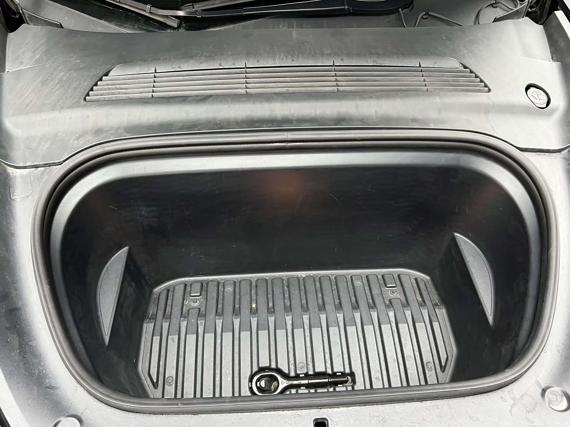 Tesla Model Y, 2022 19