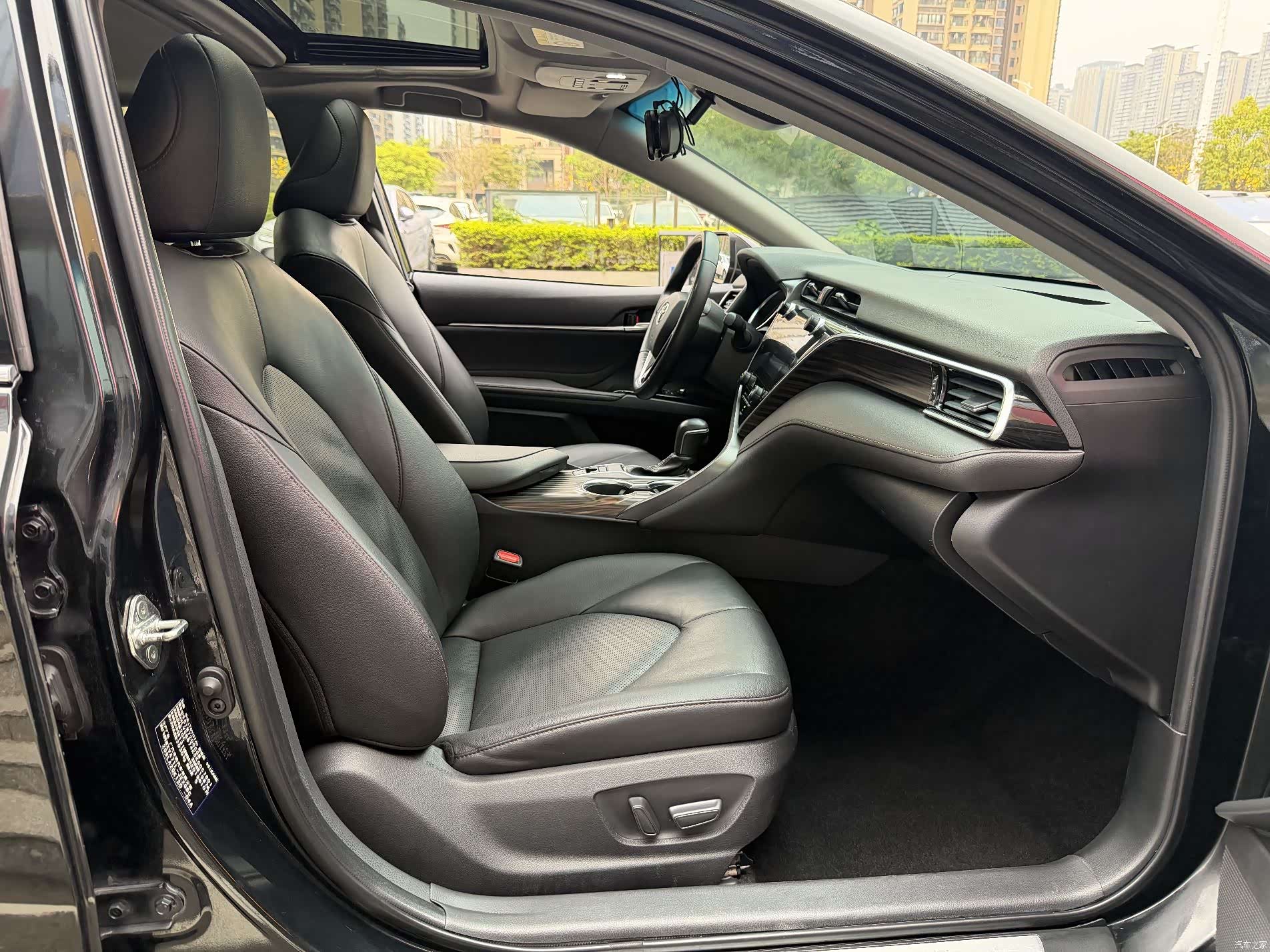 Toyota Camry, 2019 11