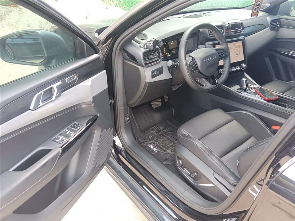 Lynk & Co 02 Hatchback