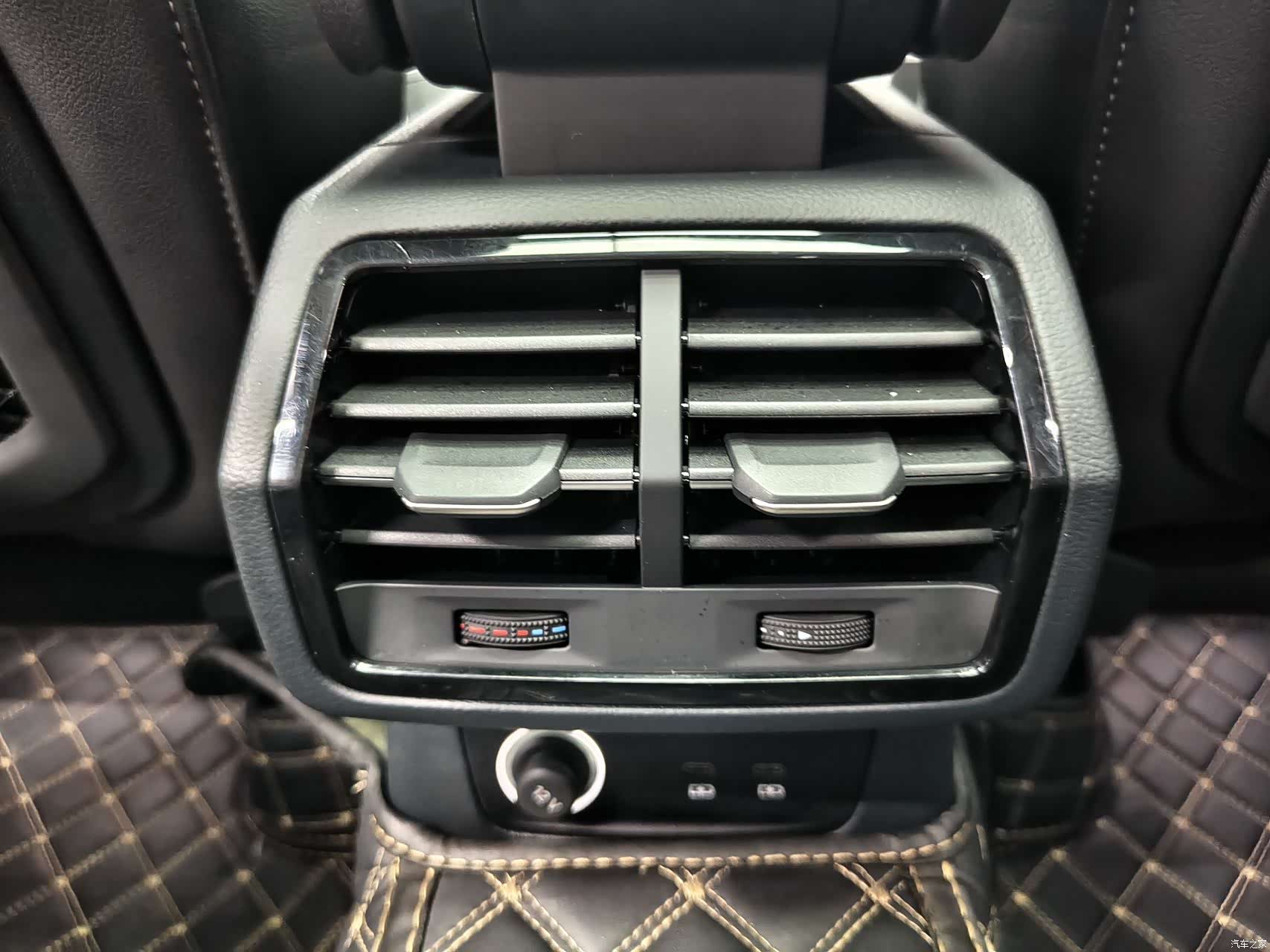 Audi Q3, 2022 13