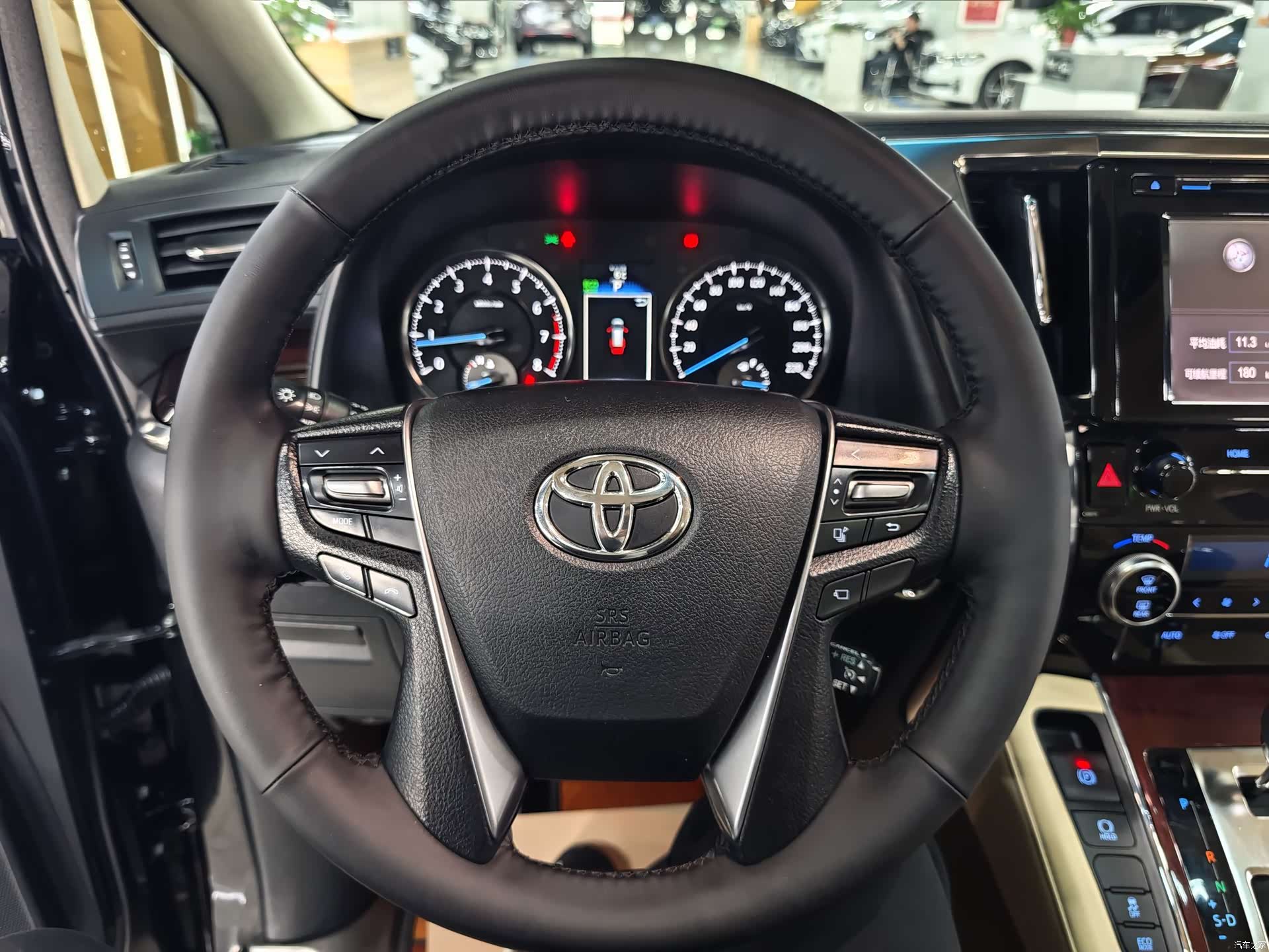 Toyota Alphard, 2017 11