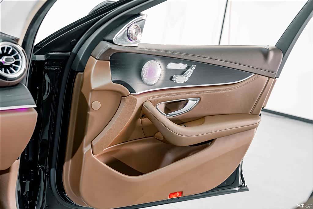 Mercedes-Benz E-Class, 2022 15