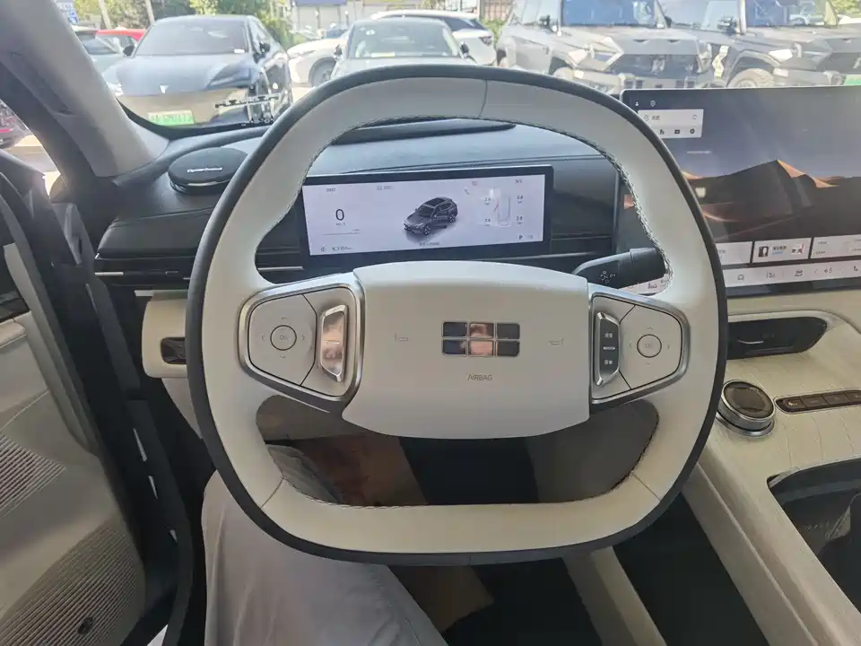 Geely Galaxy Galaxy E5