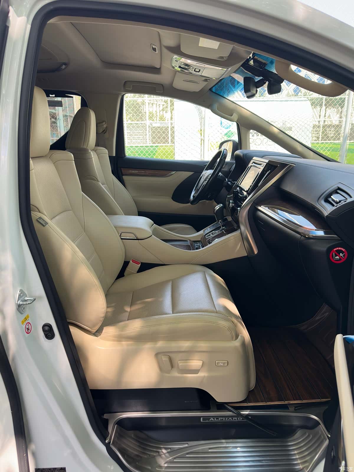 Toyota Alphard, 2017 13