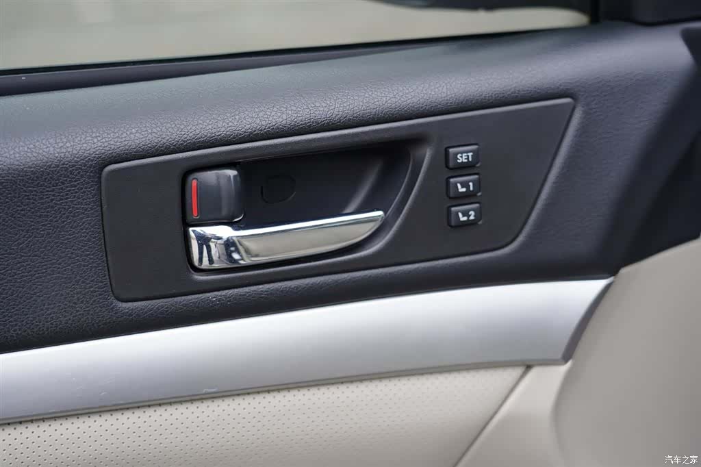 Subaru Legacy, 2011 29