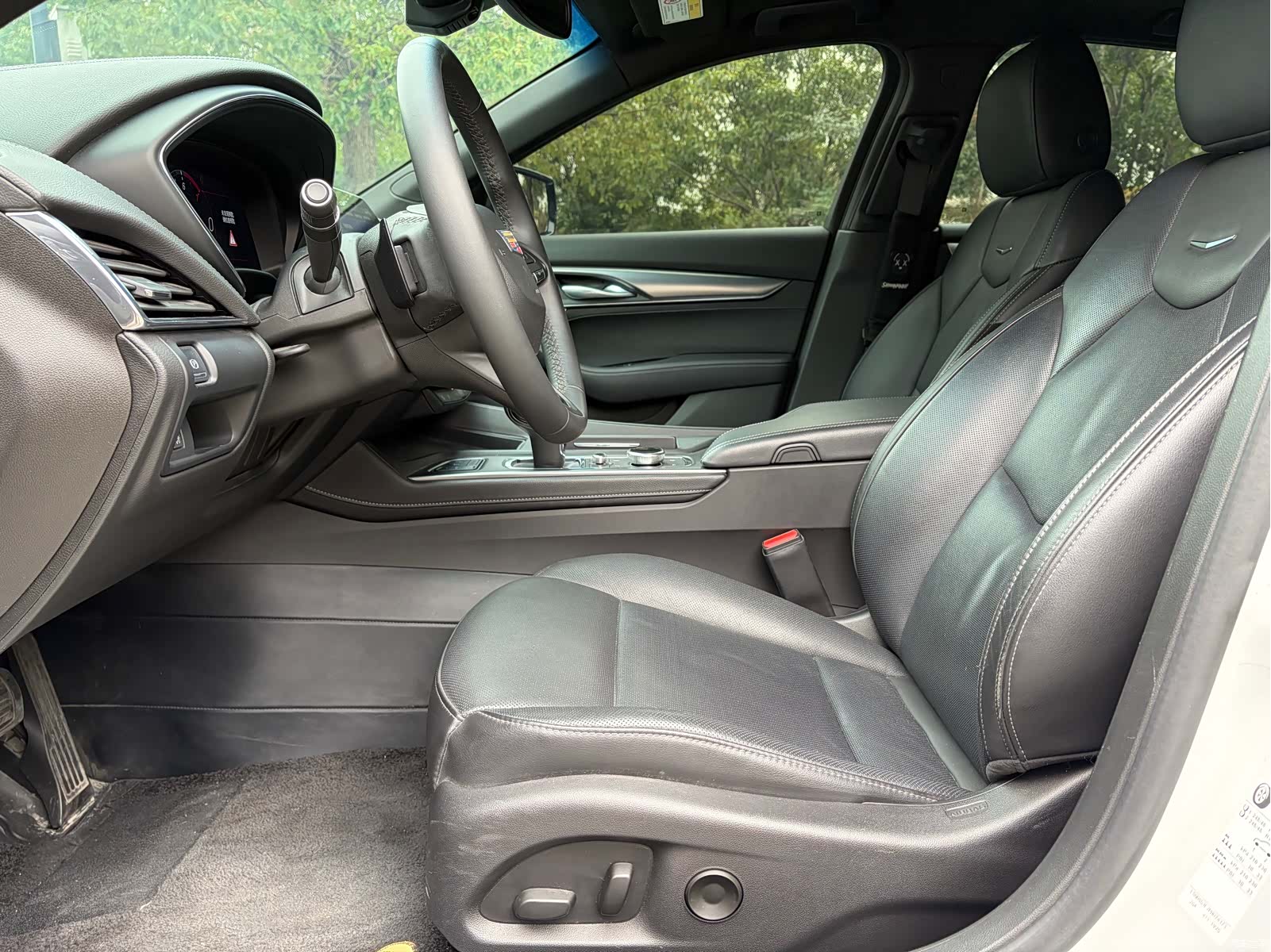 Cadillac CT5, 2023 все фото