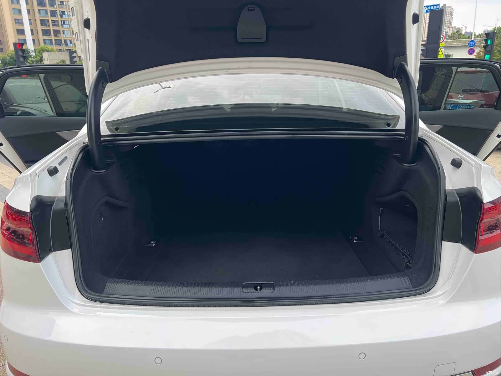 Audi A4L, 2019 17