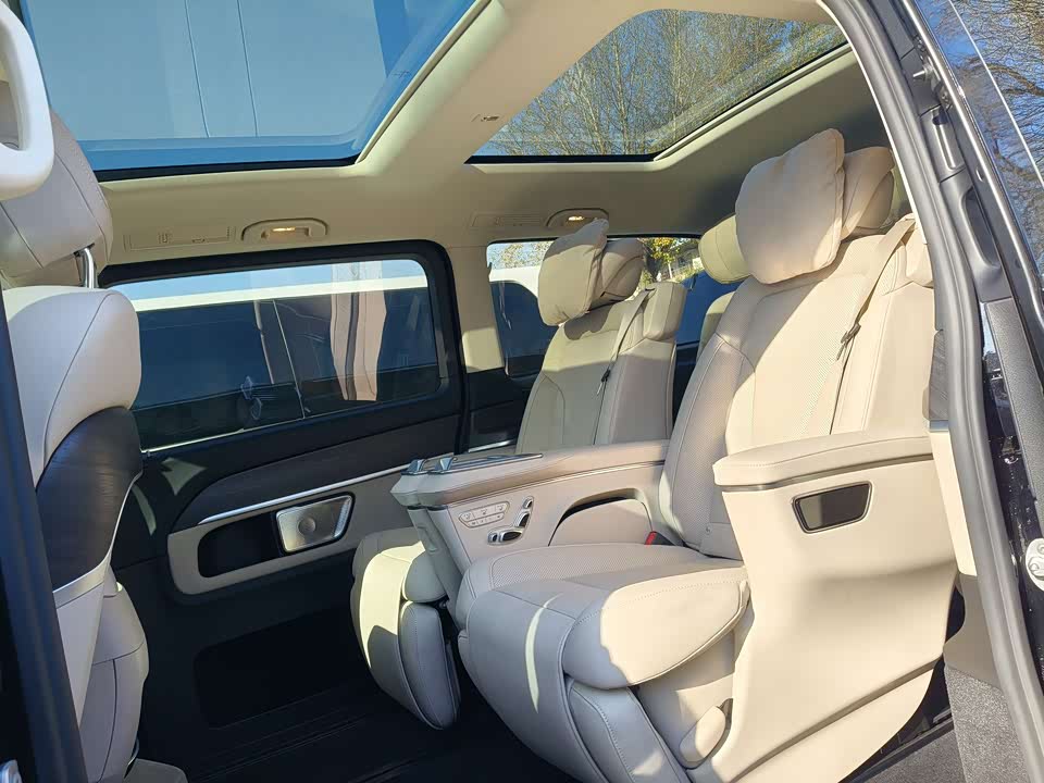 Mercedes-Benz V-class