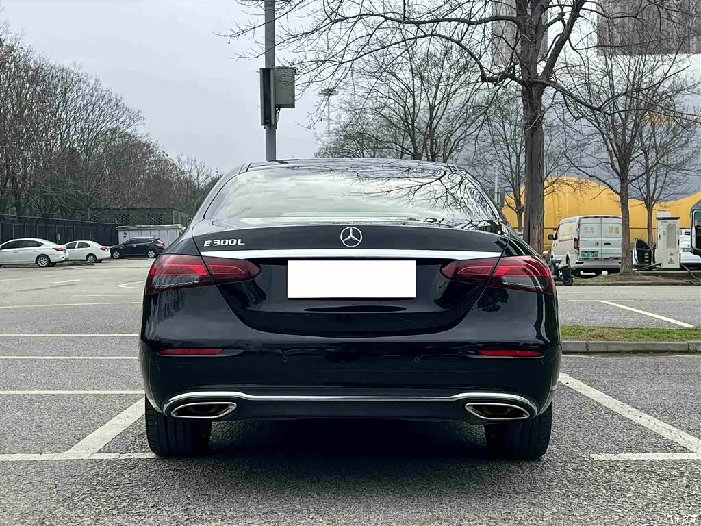 Mercedes-Benz E-Class, 2022 11
