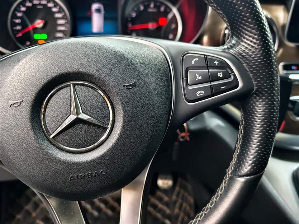 Mercedes-Benz V-class