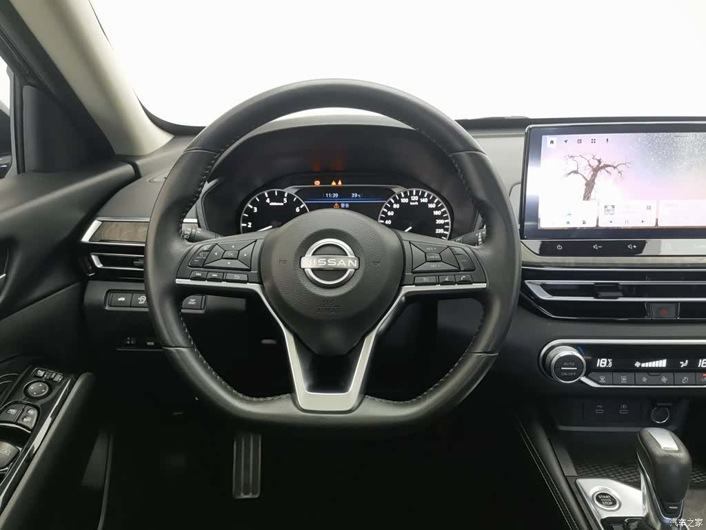 Nissan Teana, 2023 11