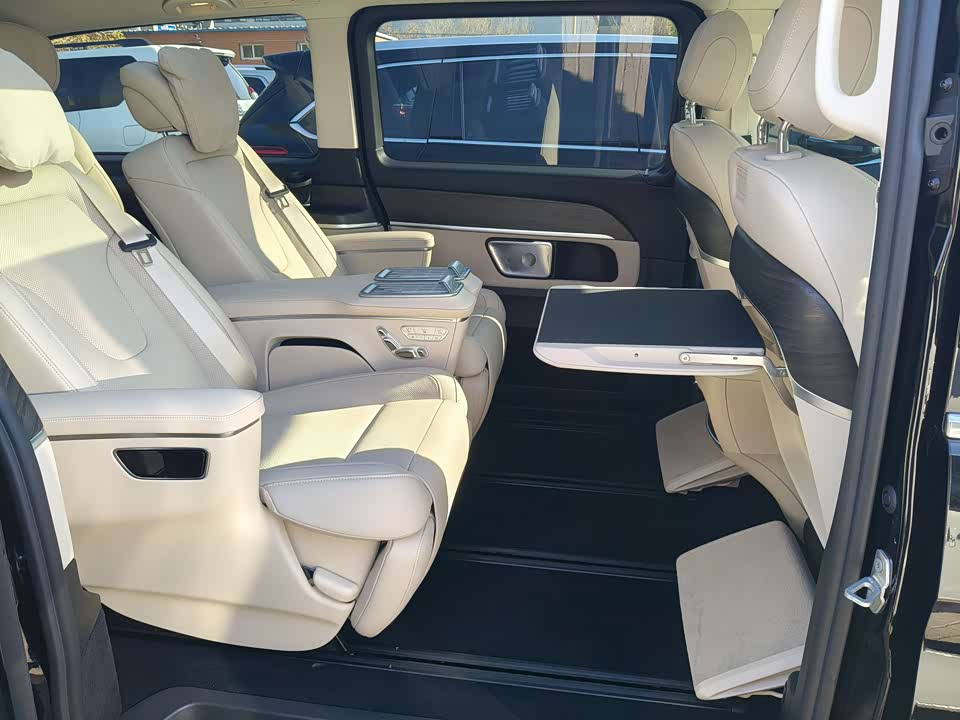 Mercedes-Benz V-class