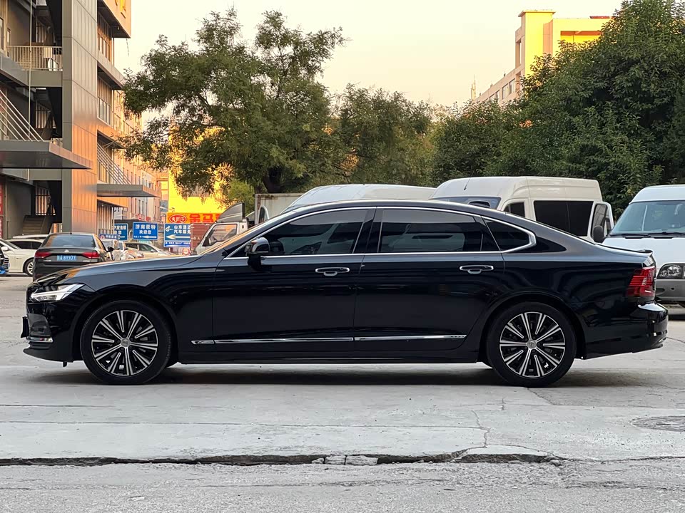 Volvo S90