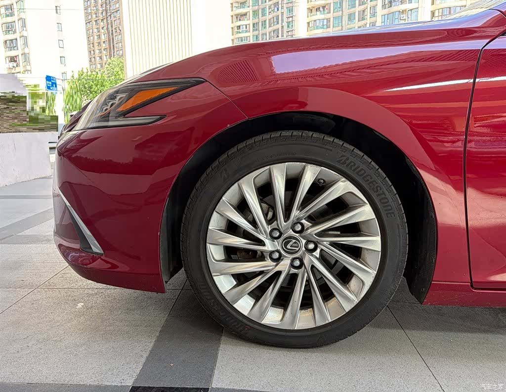 Lexus ES, 2019 11