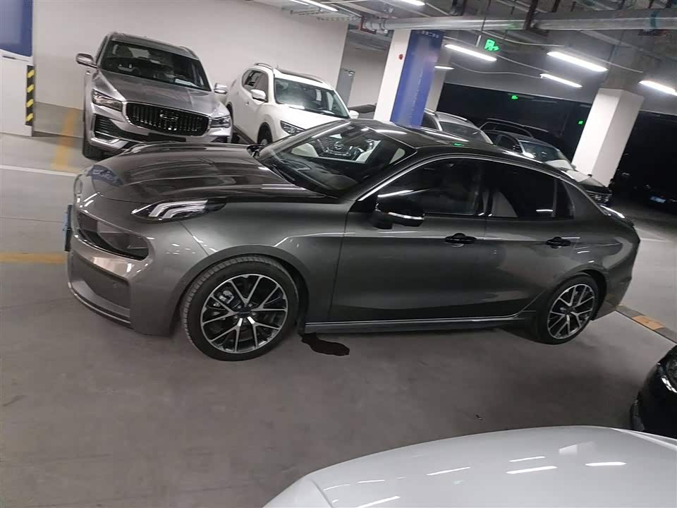 Lynk & Co 03 Lynk & Co 03