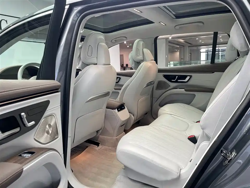 Mercedes-Benz EQS SUV