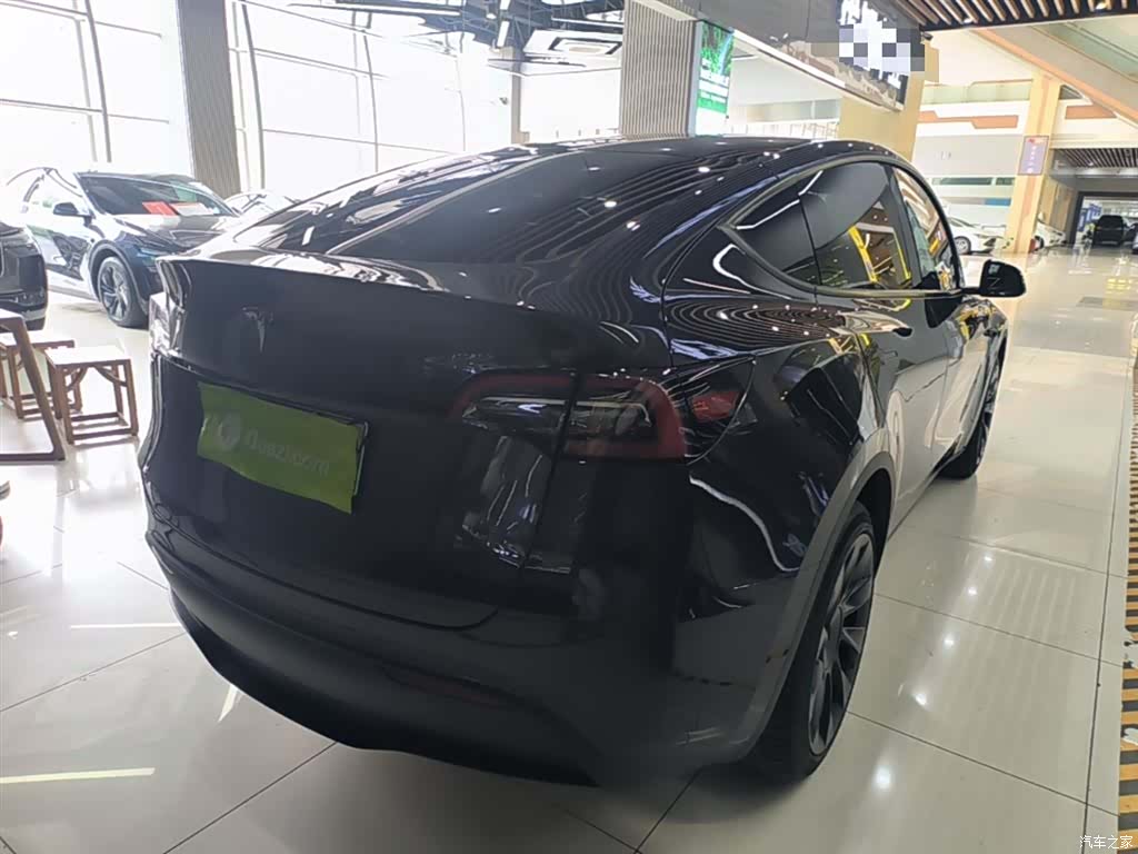 Tesla Model Y, 2024 7