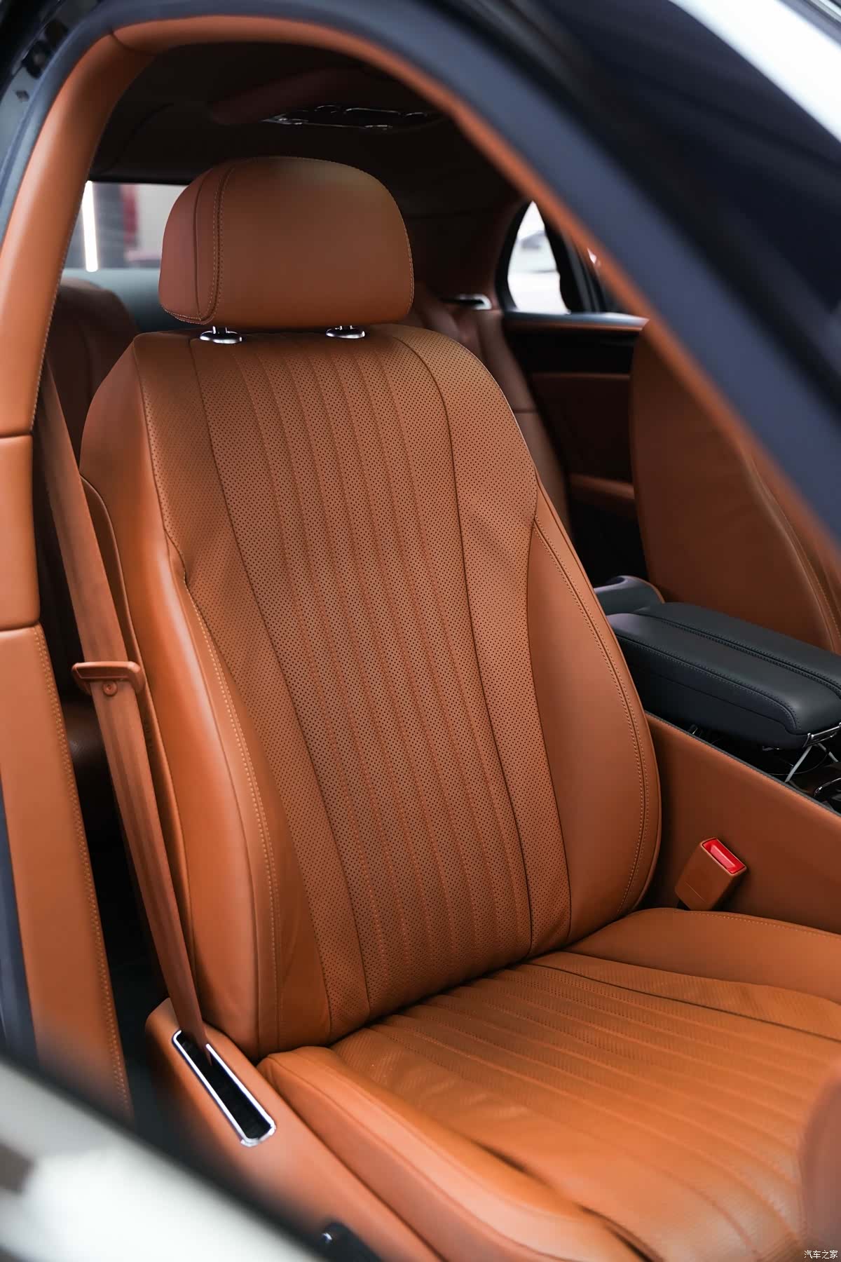 Bentley Flying Spur, 2018 7
