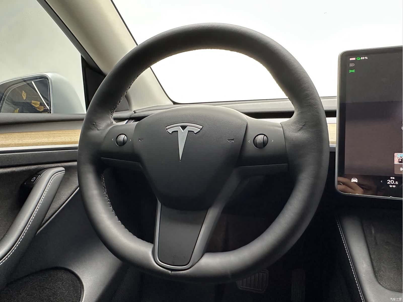 Tesla Model Y, 2022 10