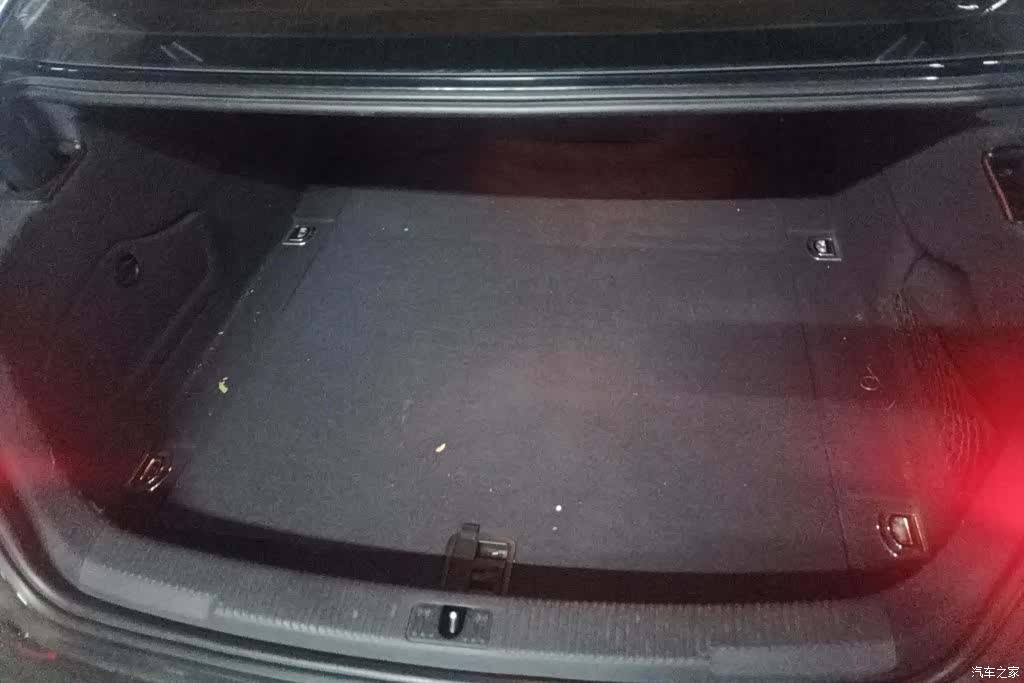 Audi A6L, 2012 4