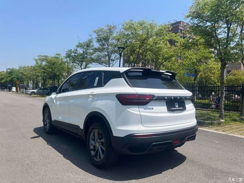 Geely Coolray, 2025 10