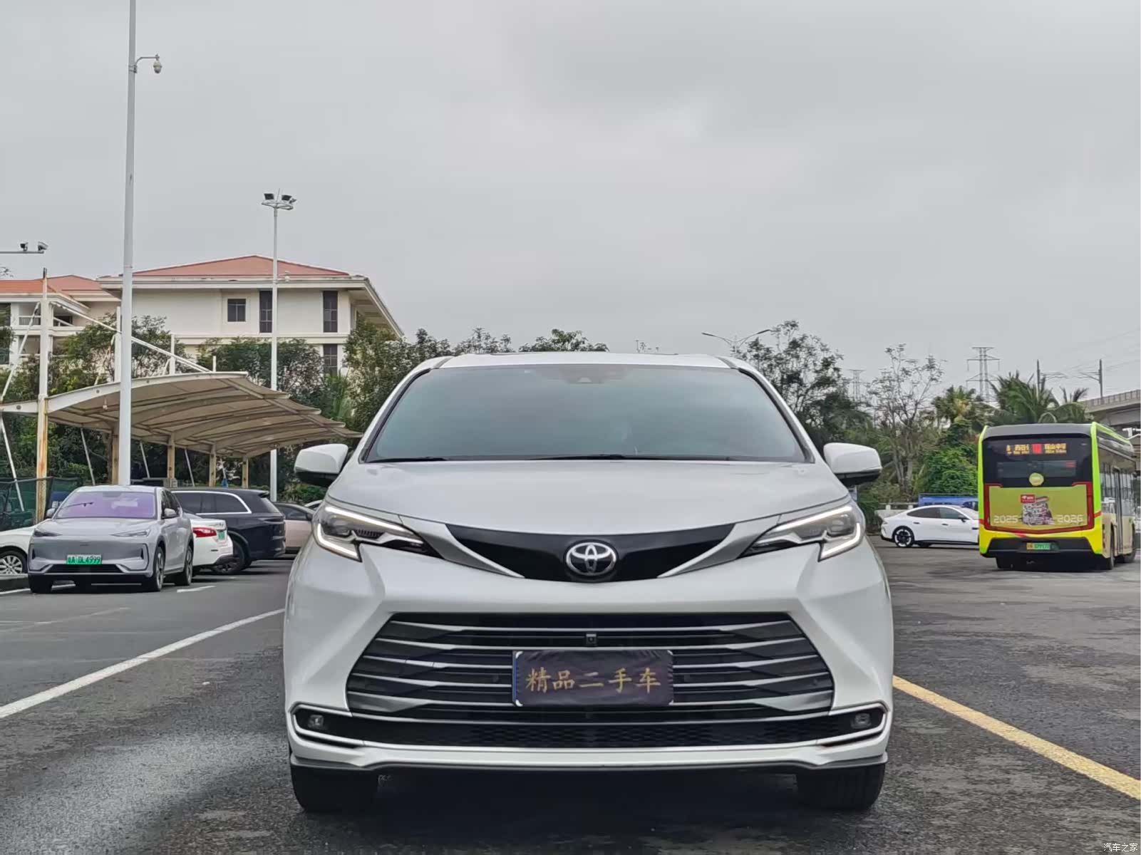 Toyota Sienna, 2025 2