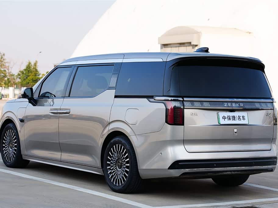 Zeekr 009