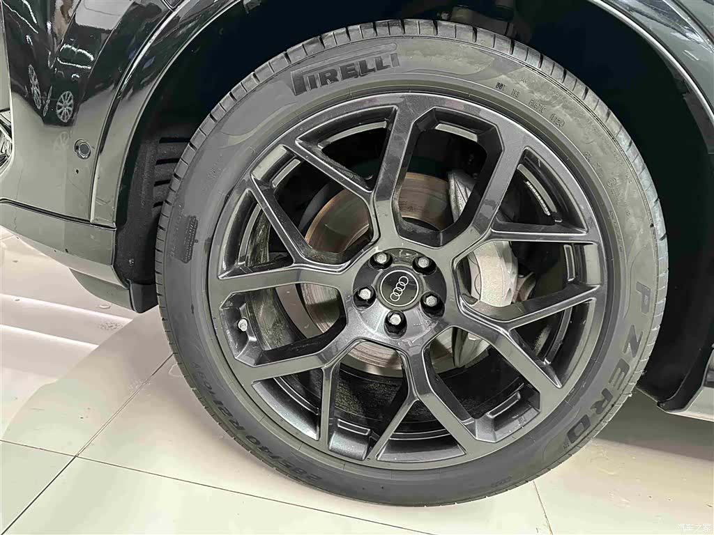 Audi Q7, 2024 13