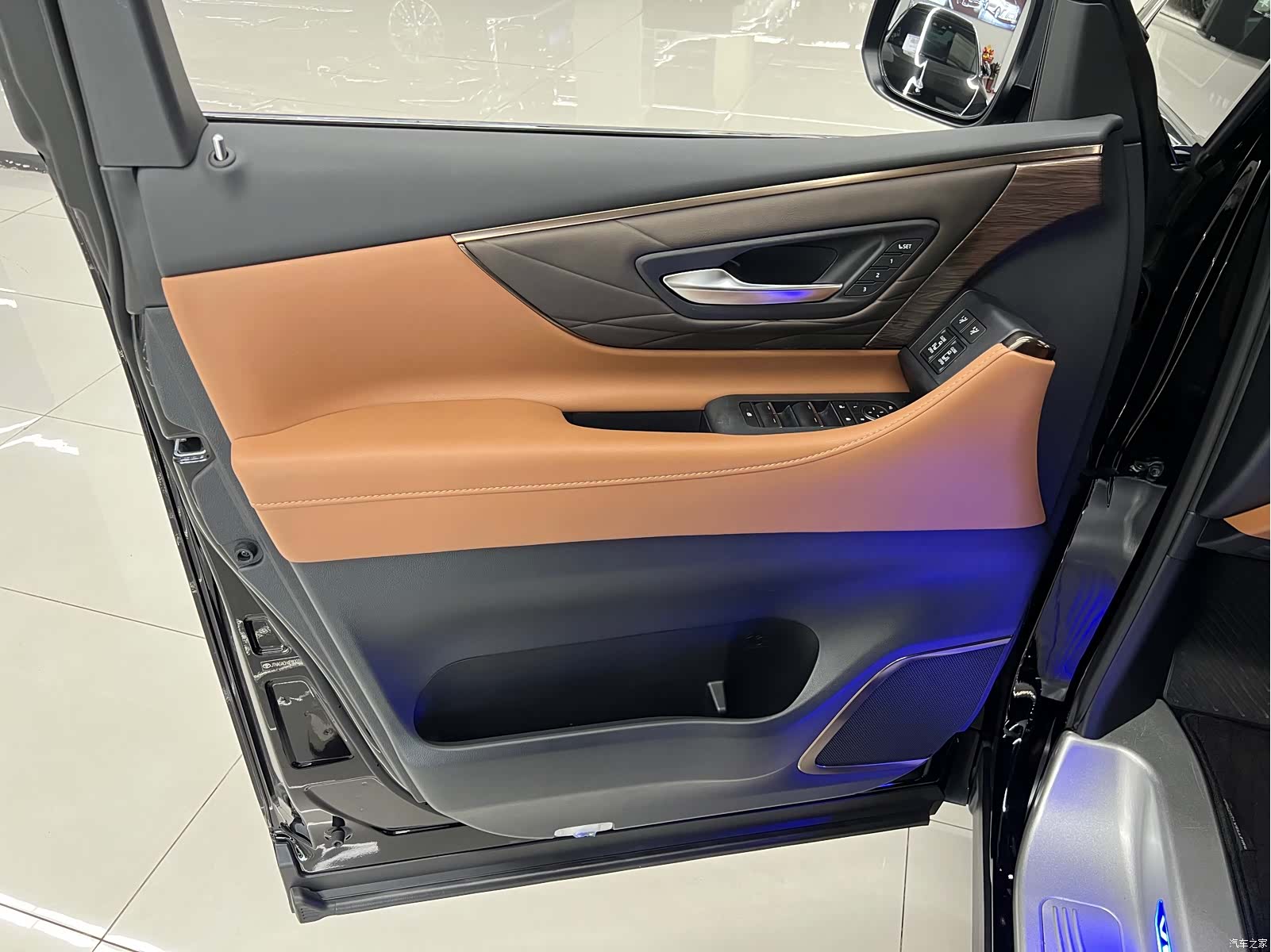 Toyota Vellfire, 2023 20