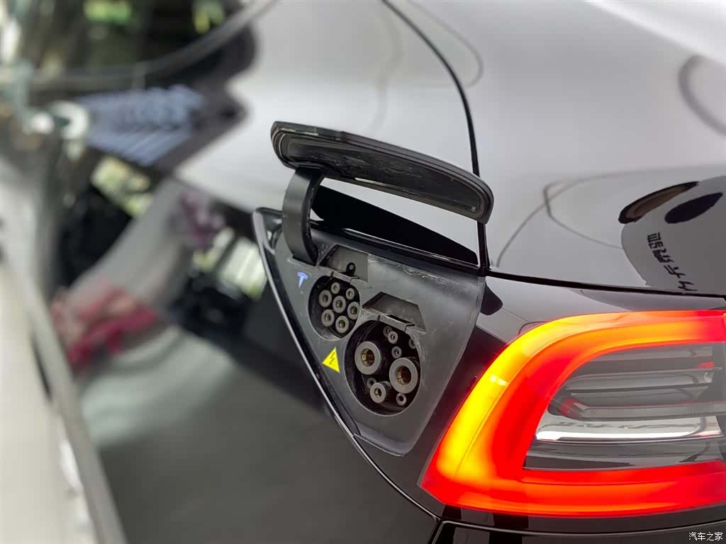 Tesla Model Y, 2022 33