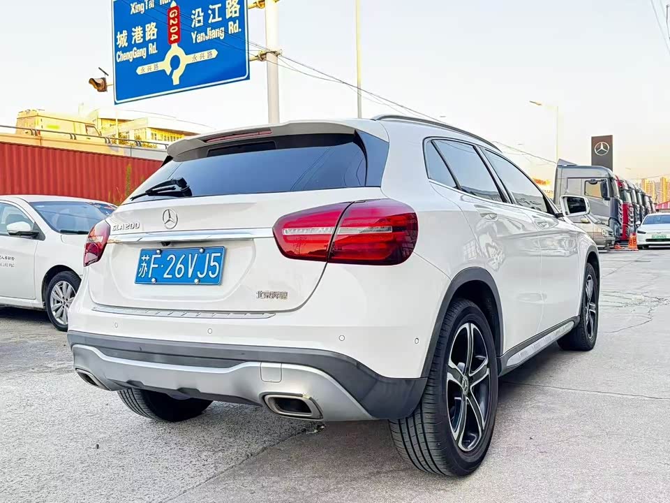 Mercedes-Benz GLA