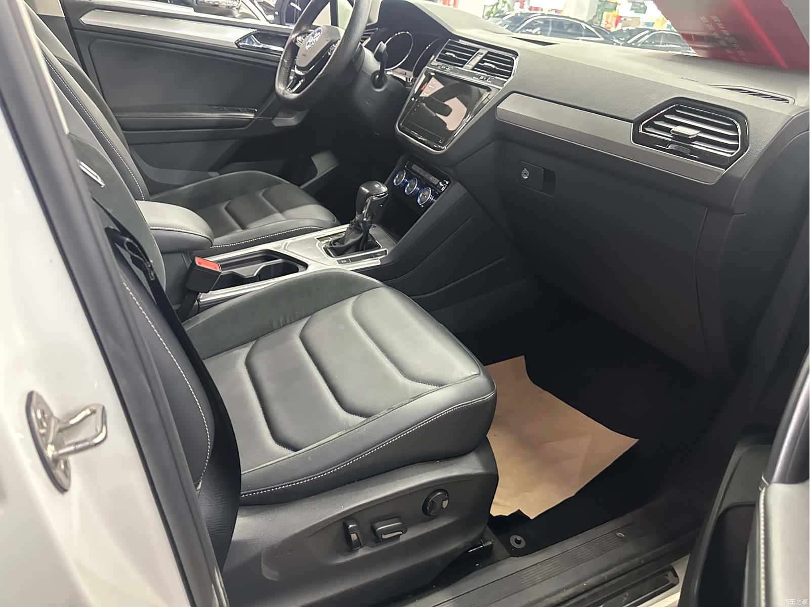 Volkswagen Tiguan L, 2020 16