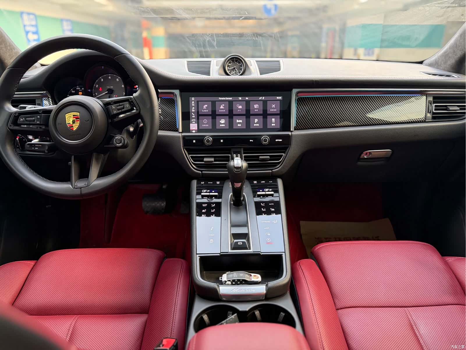Porsche Macan, 2023 все фото