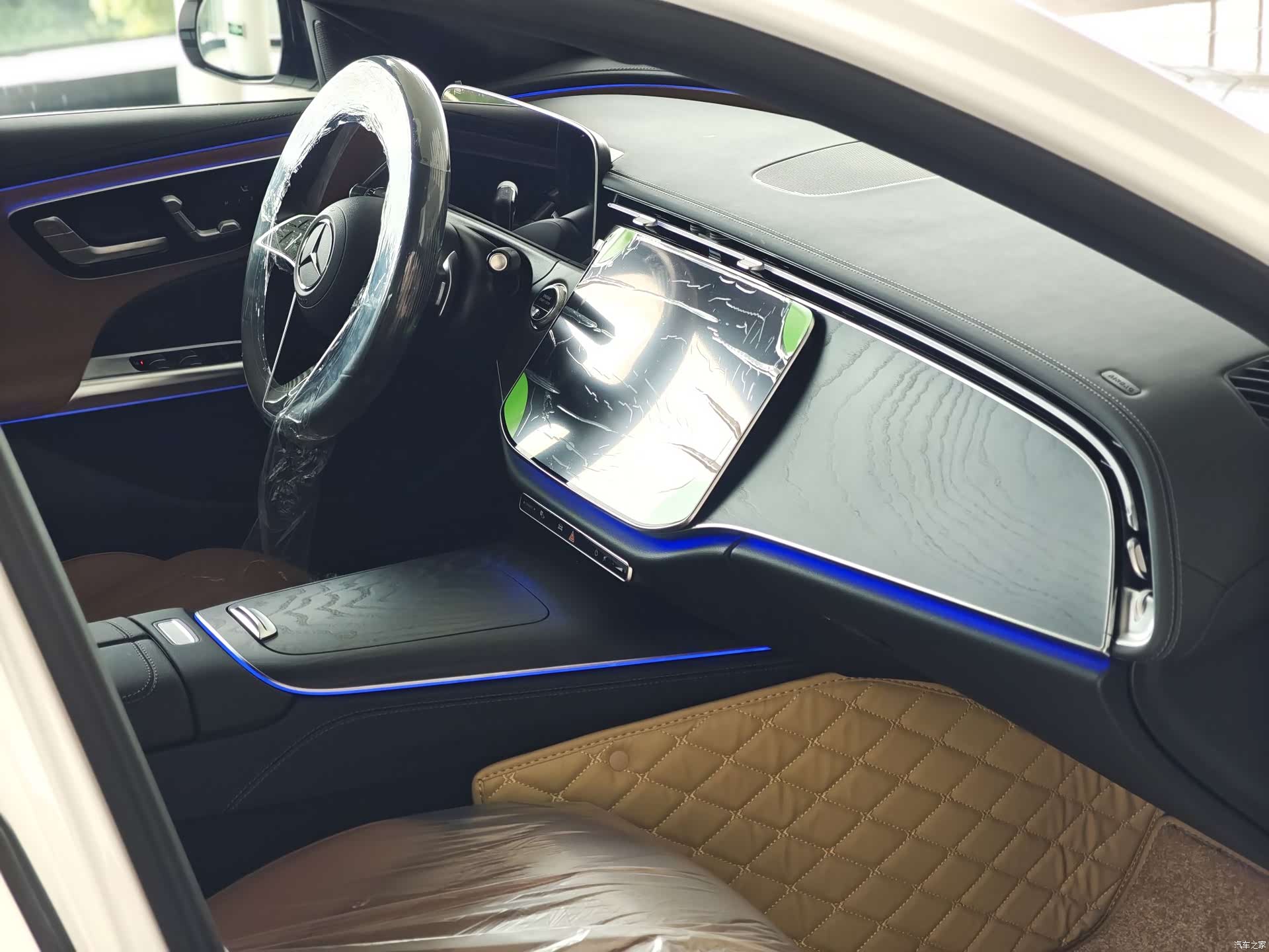 Mercedes-Benz E-Class, 2026 12
