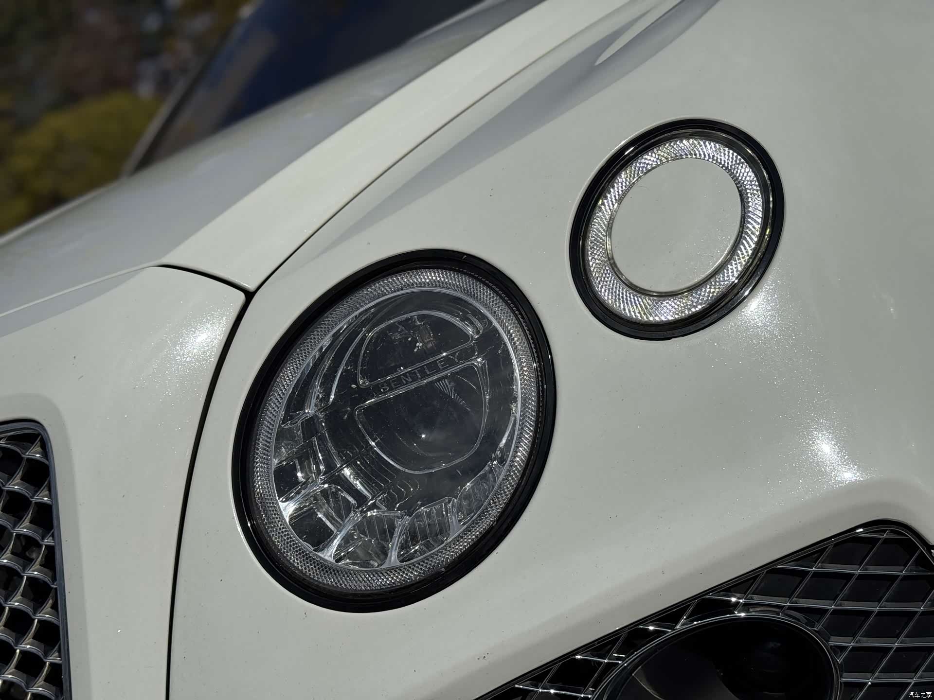 Bentley Bentayga, 2016 15