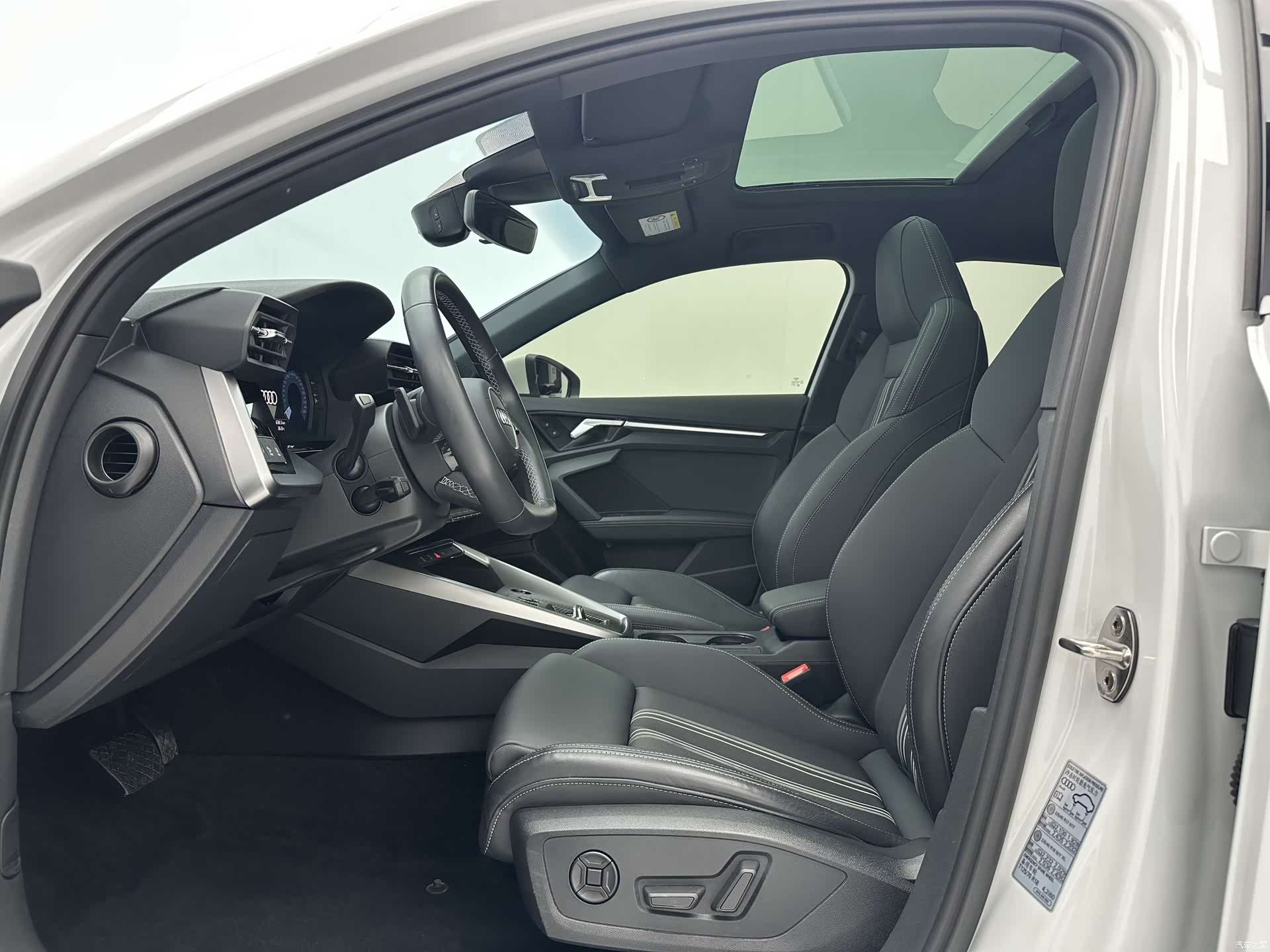 Audi A3, 2022 все фото
