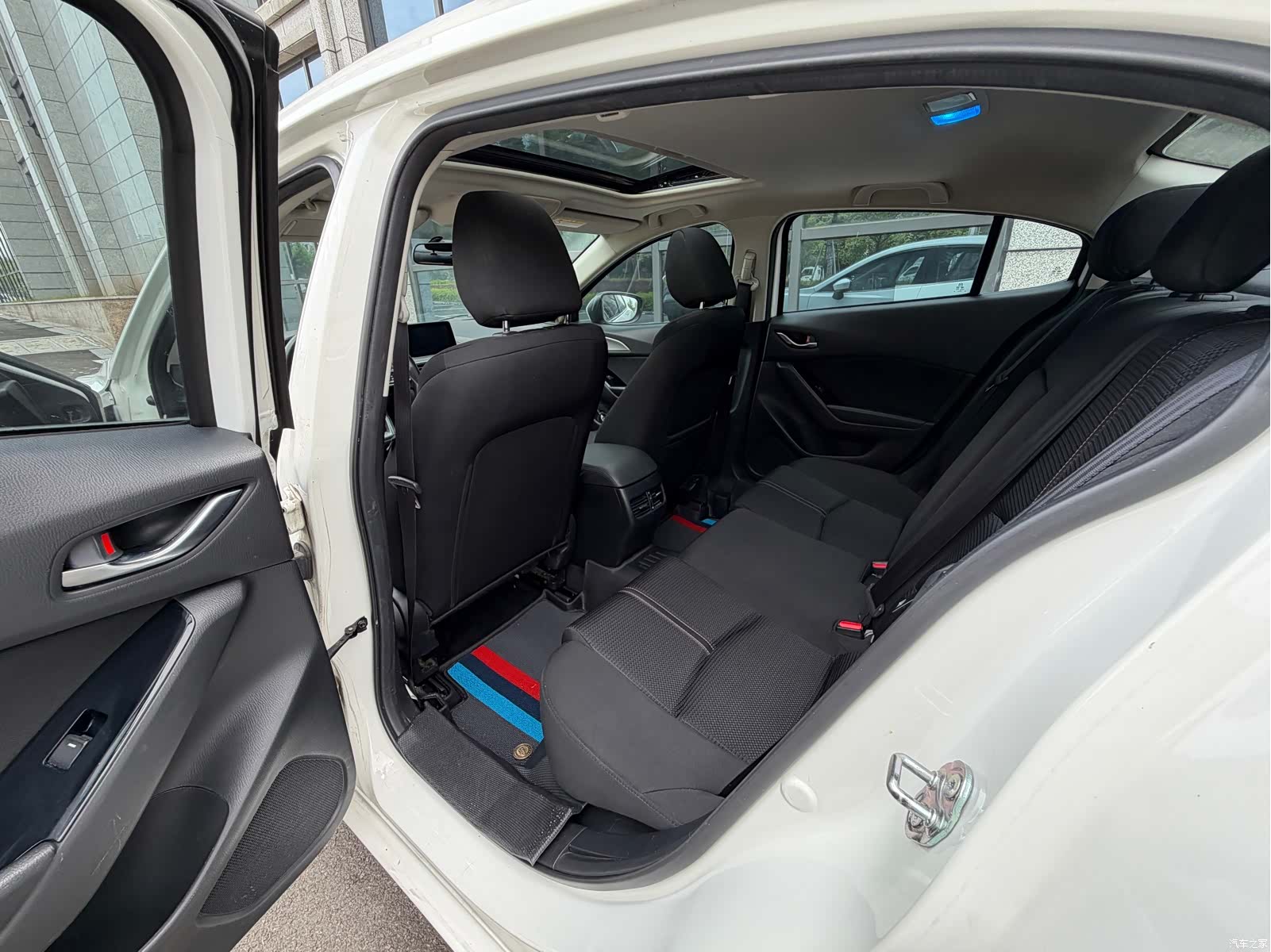 Mazda Mazda3, 2017 9