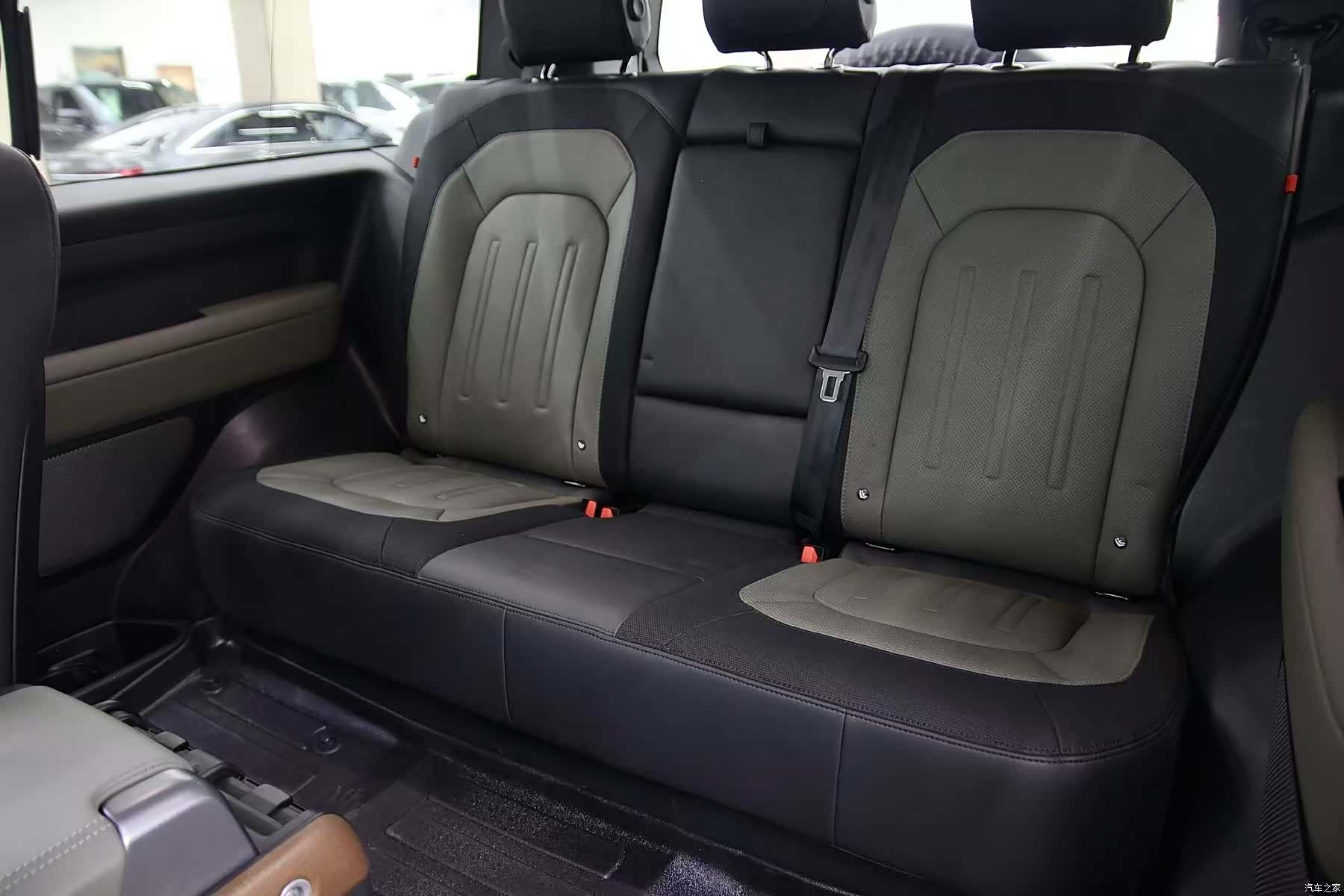 Land Rover Defender, 2022 10