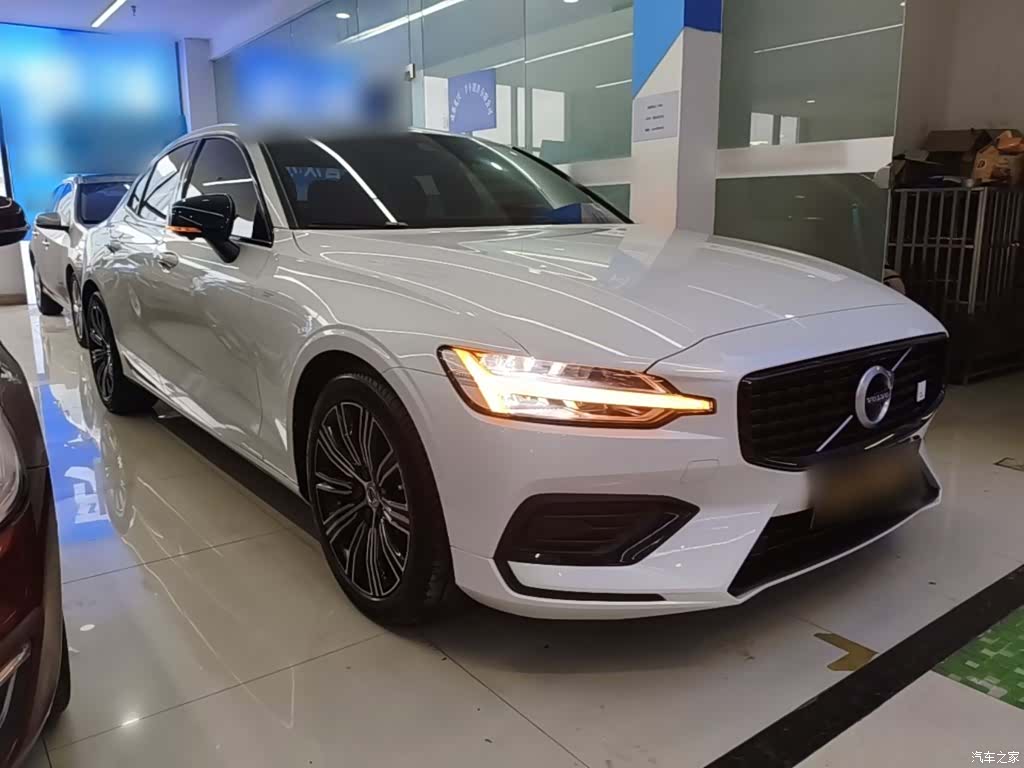 Volvo S60, 2022 4