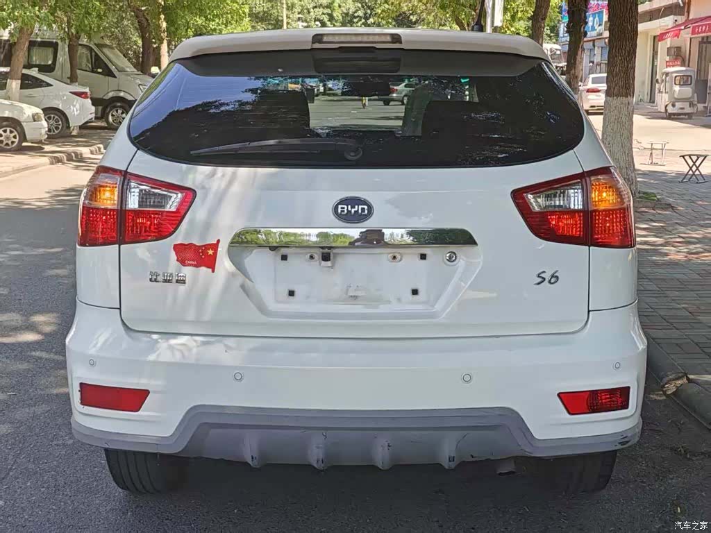 BYD S6, 2011 10