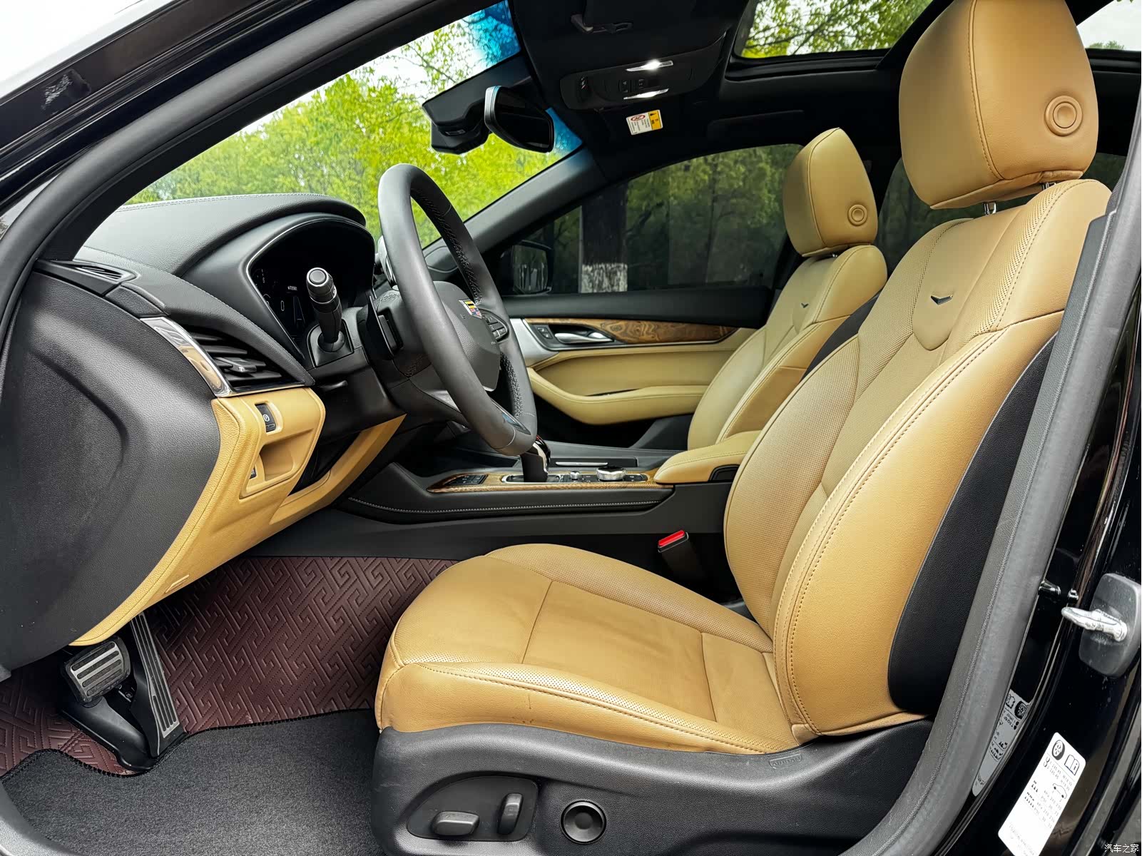 Cadillac CT5, 2023 все фото